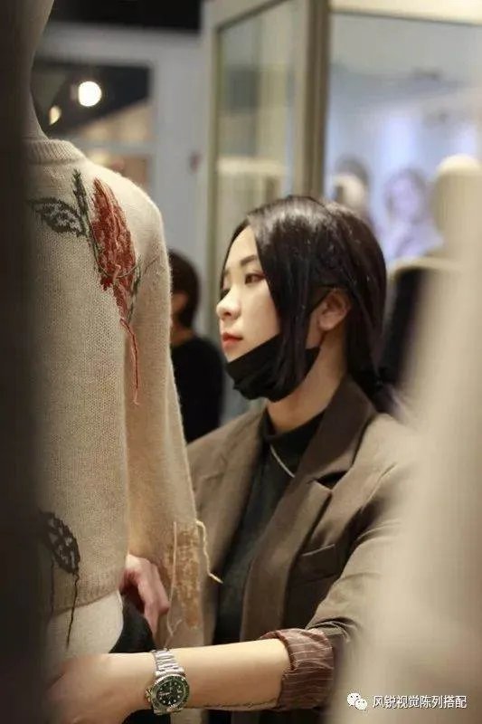 哪些品牌的职业装新颖时尚?