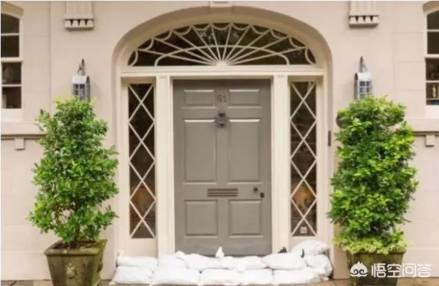 一顿晚餐花40万，一人一顿吃掉5万元，上海近日现天价菜单，对此你怎么看？