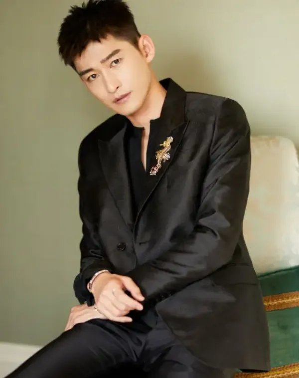 张翰新剧《烽烟尽处》播出，他在这部剧中的表现怎么样？