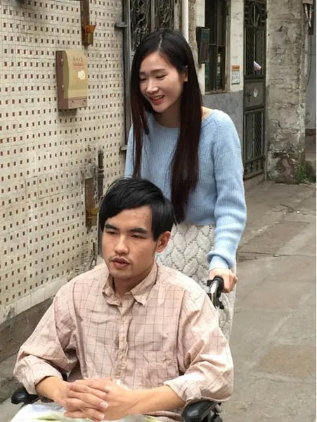 90后美女大学生网恋残疾网友退学求婚是真的吗？