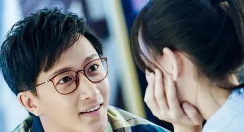 异性相处,男人有哪种“身体语言”,就是不爱的表现呢?