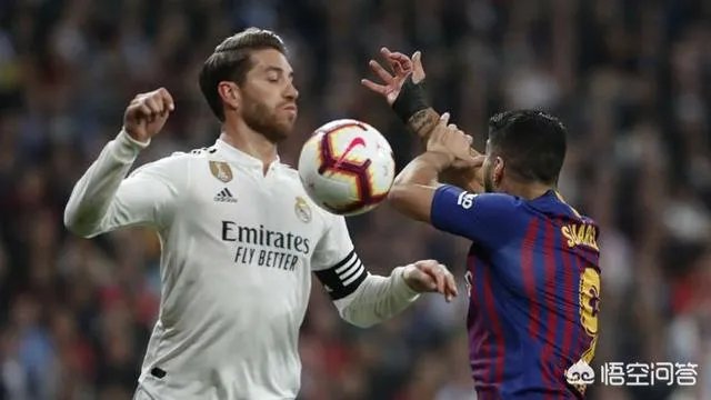 拉莫斯肘击梅西逃红牌, 谁注意梅西举动? 罕见顶牛, 向裁判投诉，你怎么看？