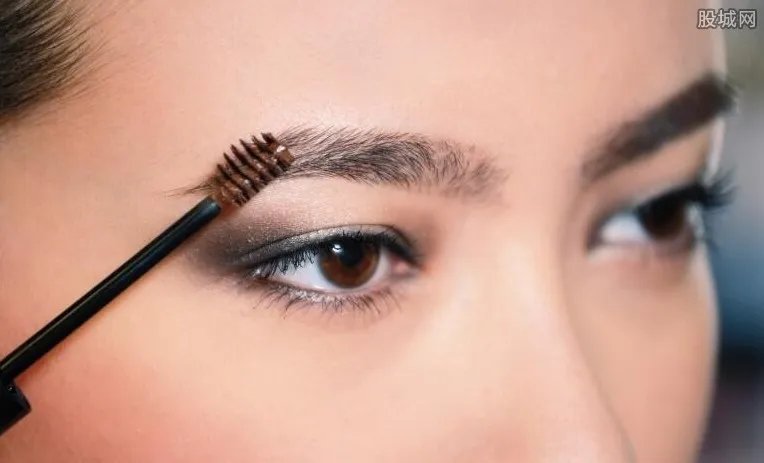 眉粉好还是眉笔好 眉笔和眉粉有哪些区别