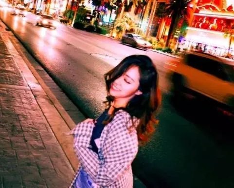 #维密大秀#张靓颖成第一个登上维密舞台的中国歌手，她的时尚品味如何？