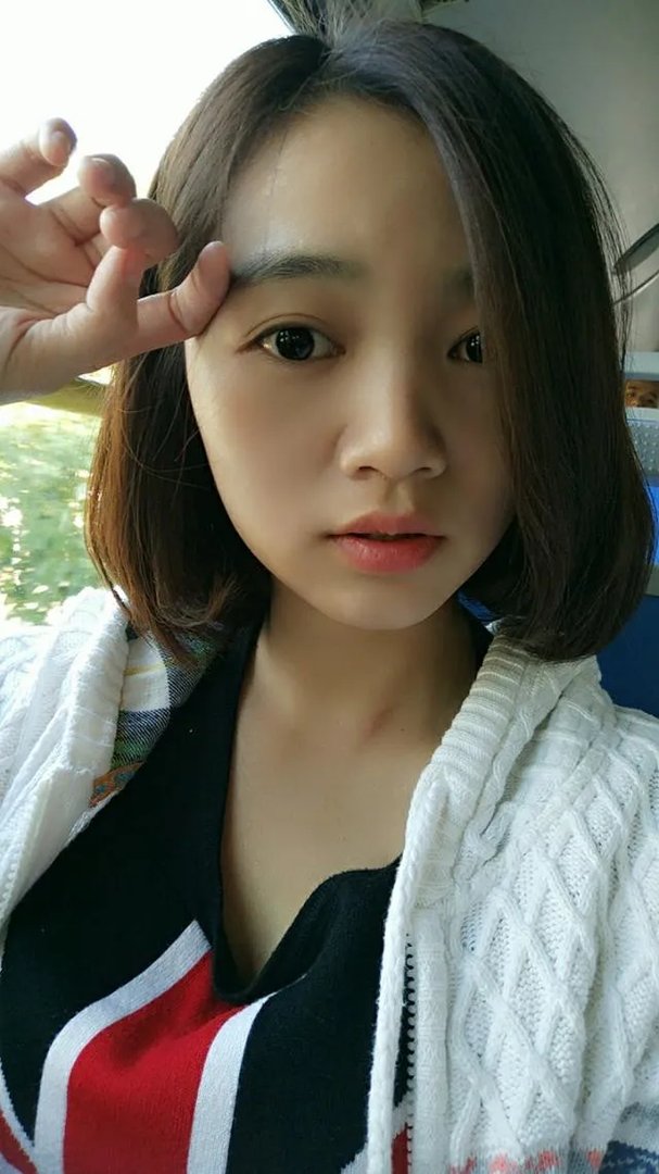 素颜也很漂亮的女生，长什么样？