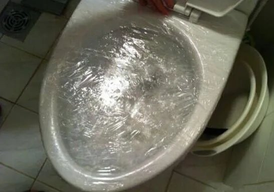马桶堵了如何快速疏通   五招轻松搞定坐便器堵塞问题