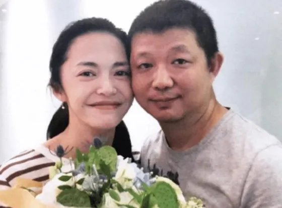 有种偏心叫姚晨儿女的颜值，上帝忘记了儿子，却吻了女儿的脸，你见过吗？