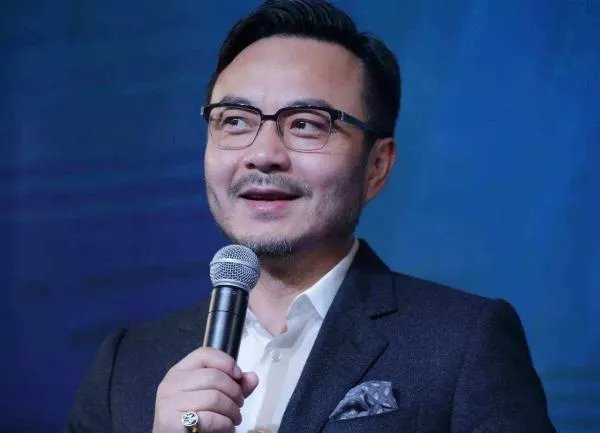 仇晓曾是汪涵最感激的人，她做了哪些让汪涵感激的事情？