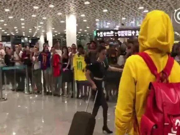 内马尔抵达深圳是在什么时候？