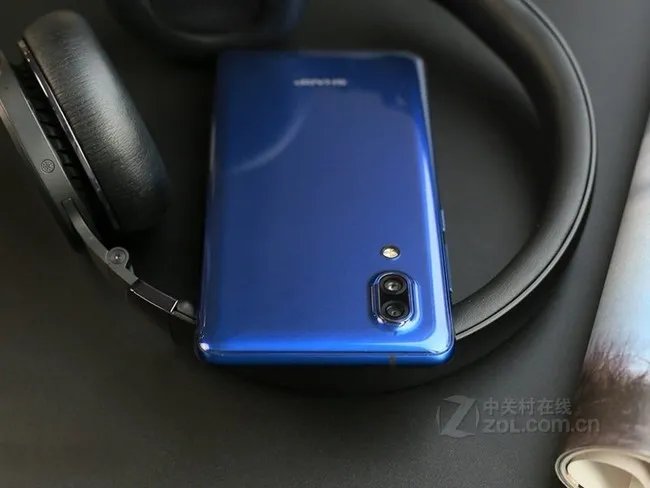 SHARP 夏普 AQUOS S2 晶耀黑 +64G拍照清晰 京东能良数码旗舰店1999元销售中