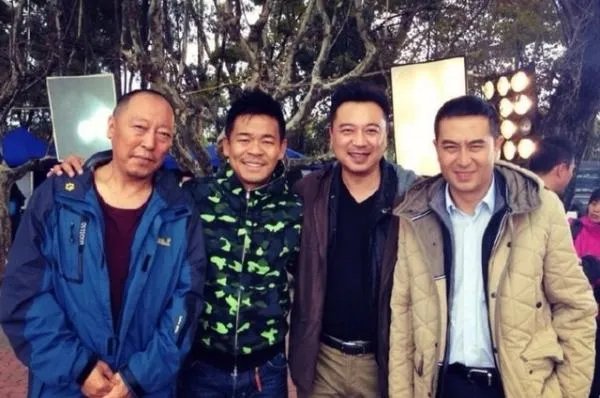 张嘉译为什么老是带着孙浩？