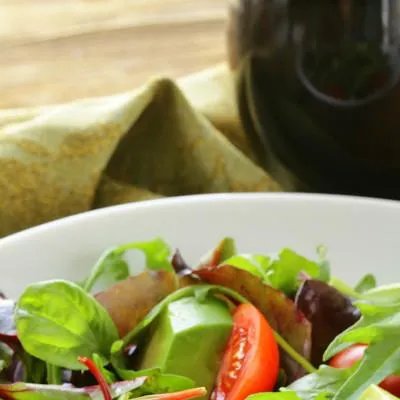 如何消除鱼尾纹？眼部卸妆要彻底